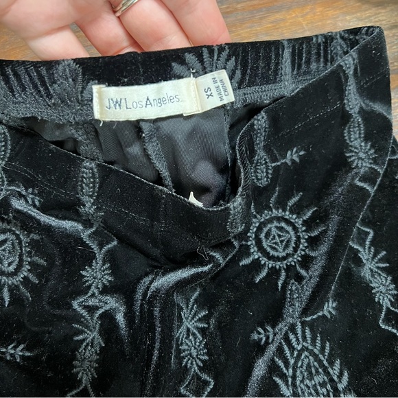 Johnny Was Althea Stretch Tonal Embroidered Velvet Legging Black XS - Picture 7 of 16